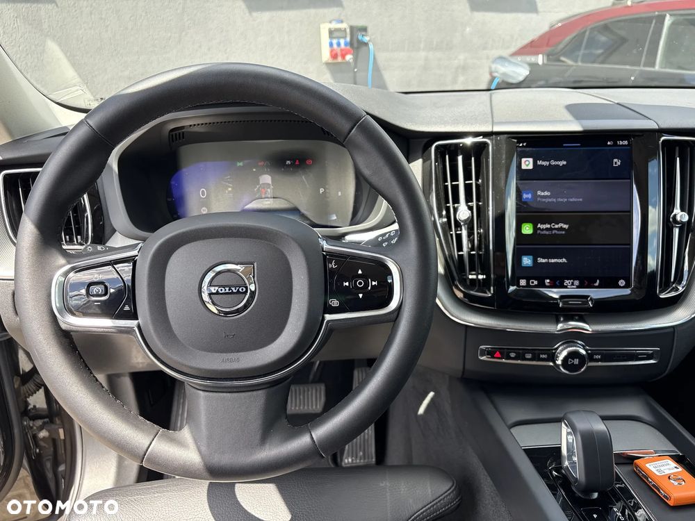 Volvo XC 60 B4 B Plus Dark - 15