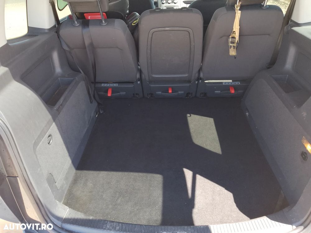 Volkswagen Touran 1.6 TDI Comfortline - 7
