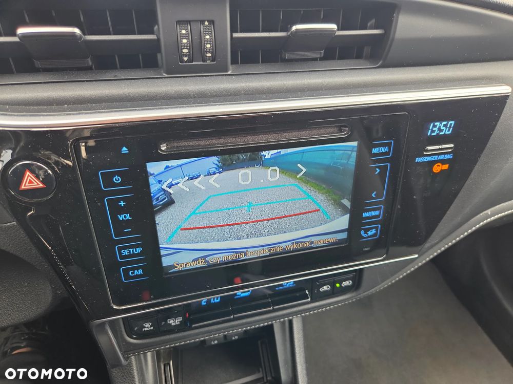 Toyota Auris 1.6 Premium MS - 22