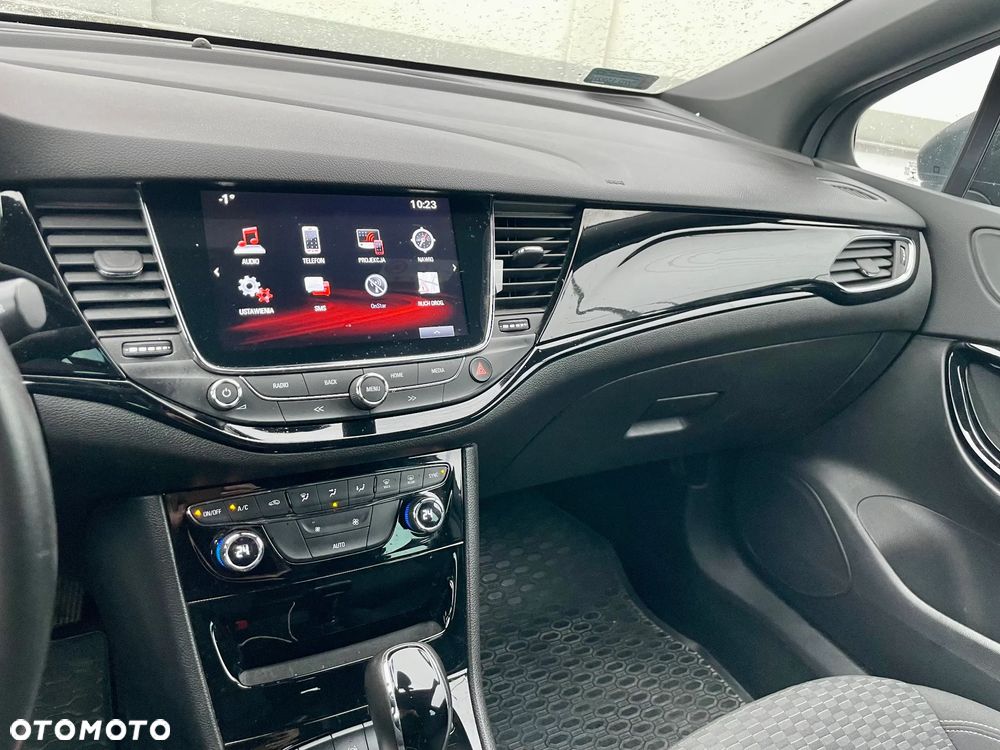 Opel Astra 1.4 T Dynamic S&S - 12