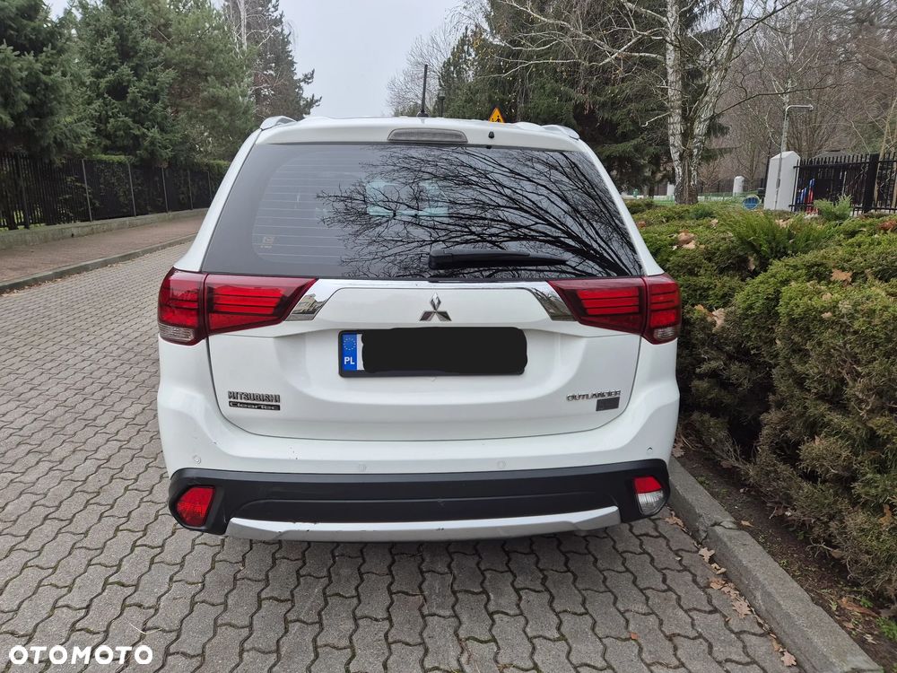 Mitsubishi Outlander 2.0 Intense + 2WD - 3