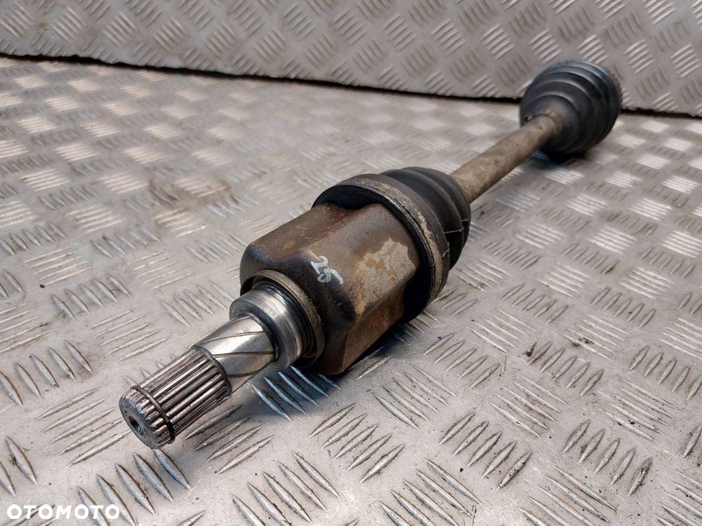 PÓŁOŚ LEWA + PRAWA PRZÓD NISSAN ALMERA TINO I 1.8 - 3