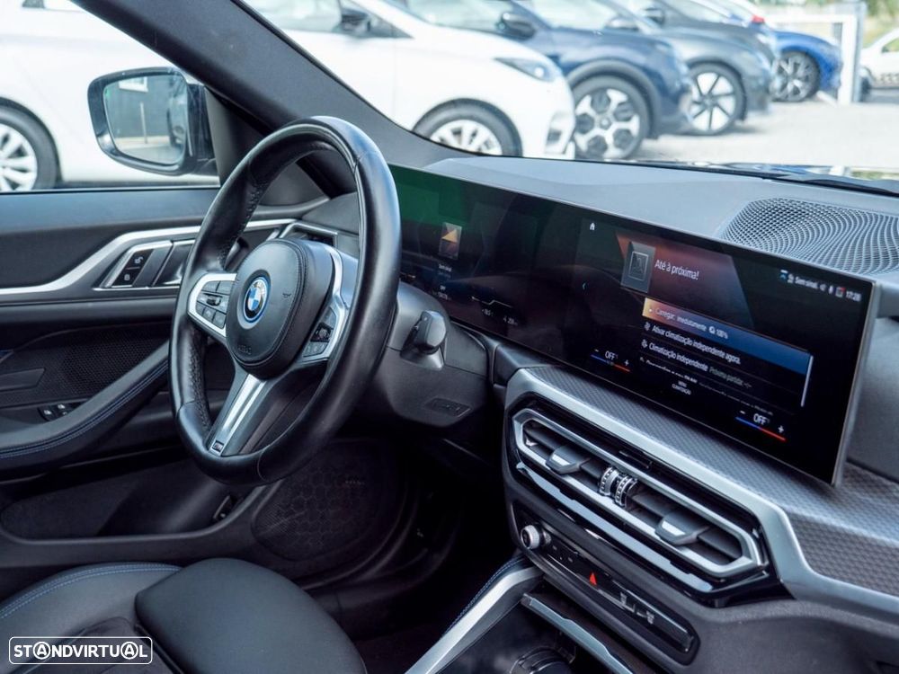 BMW i4 eDrive35 Desportiva M - 19