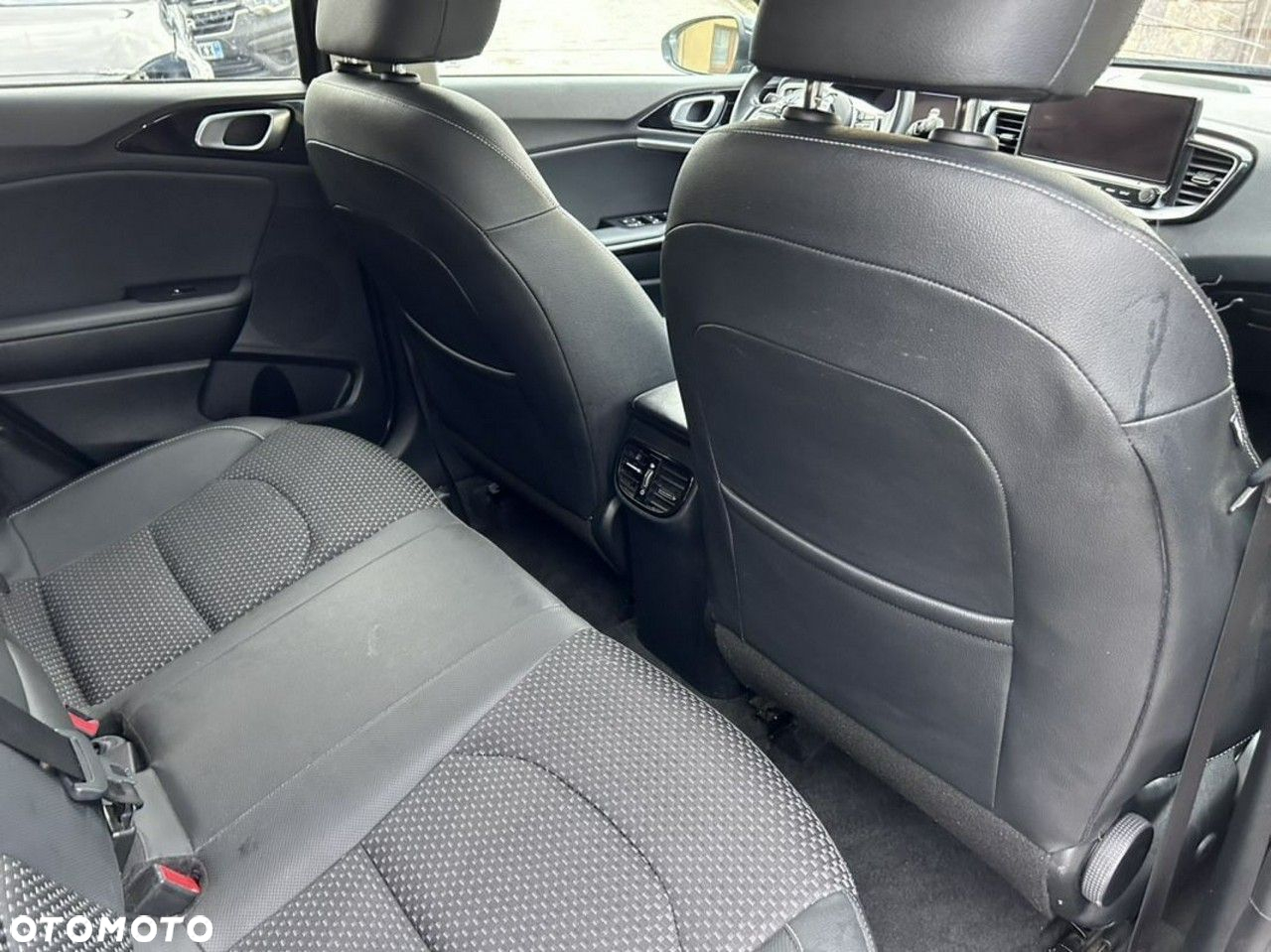 Kia XCeed - 14
