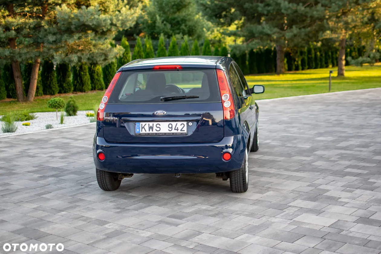 Ford Fiesta - 24