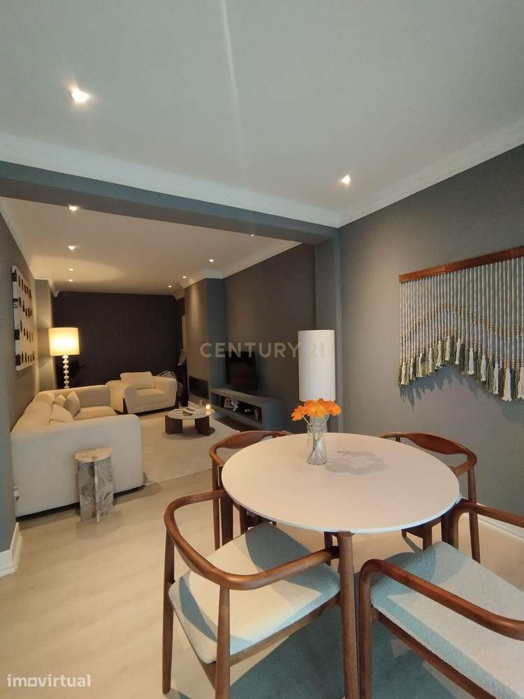 Penthouse T3 com Vista Panorâmica em Rio de Mouro, Sintra - Grande imagem: 2/8