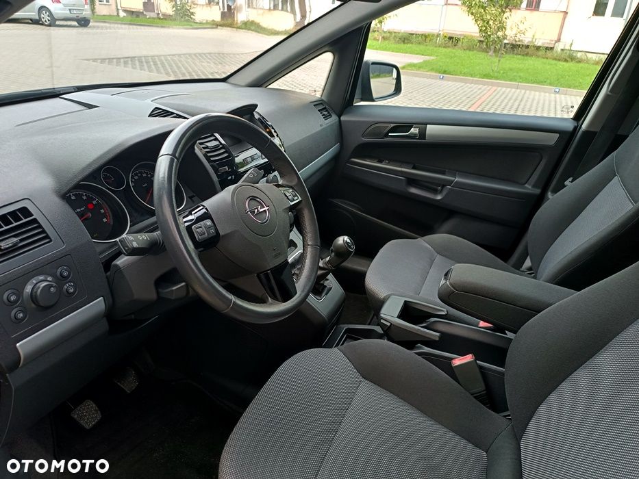 Opel Zafira - 18