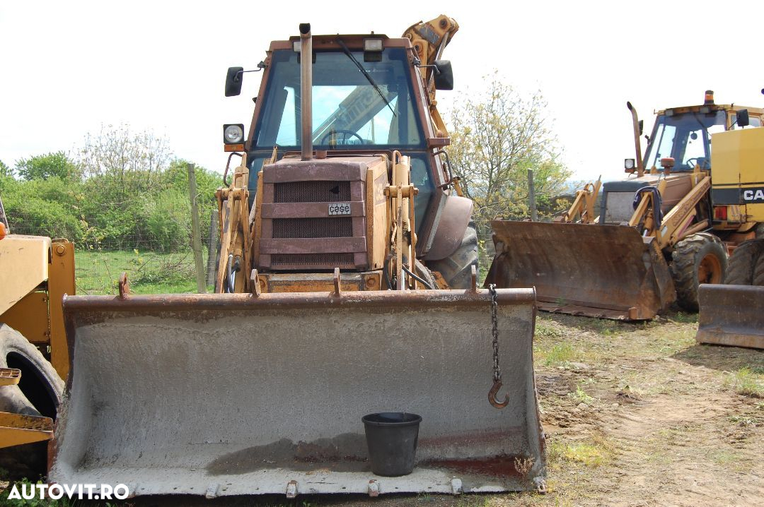 Dezmembrez CASE 580K - 3