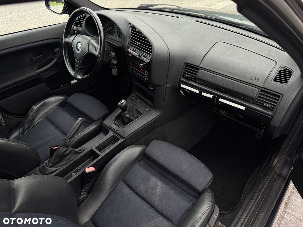 BMW Seria 3 318i - 10