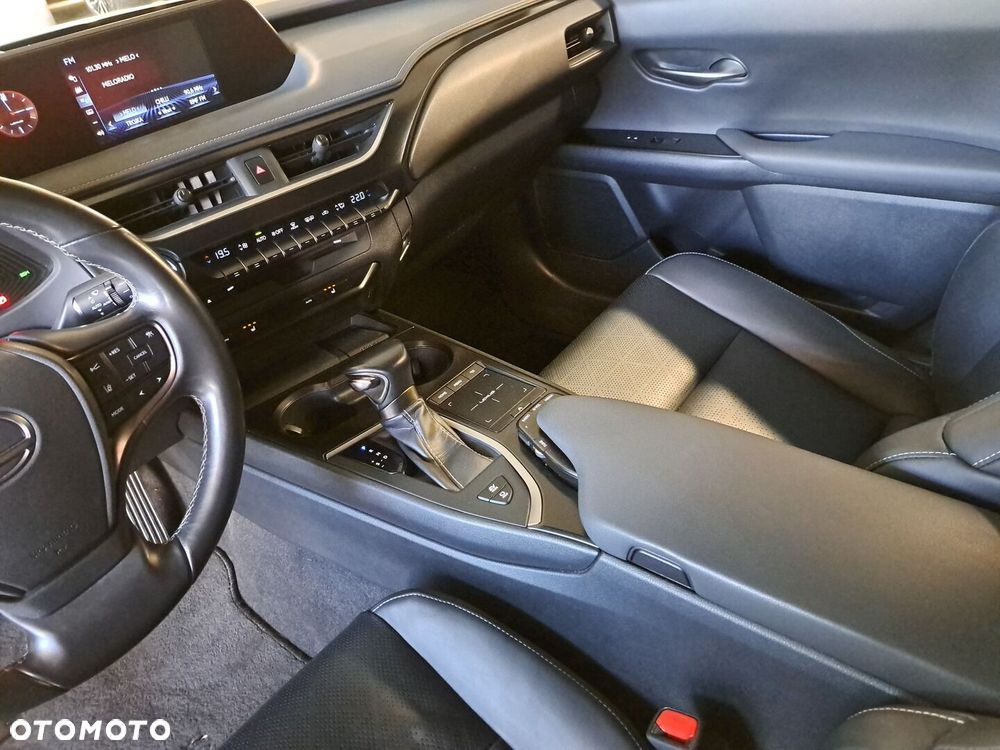 Lexus UX - 28