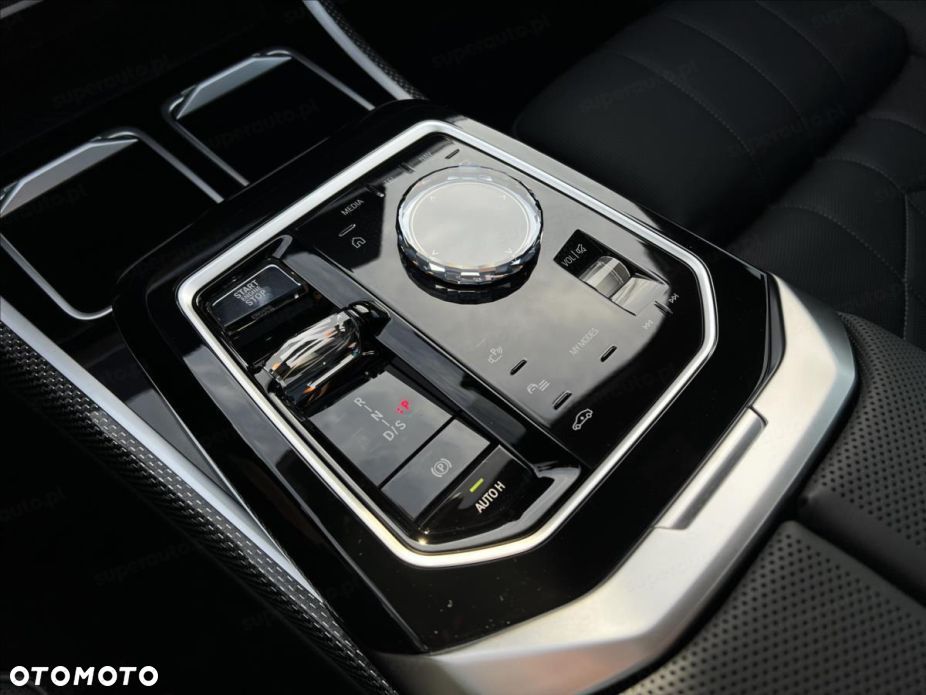 BMW Seria 7 - 11