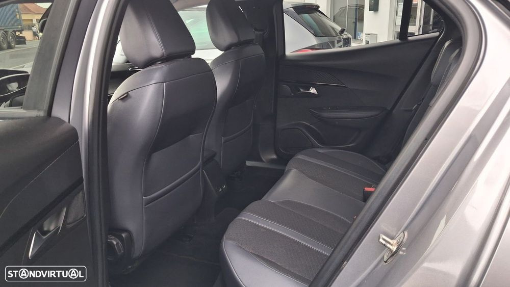 Peugeot 2008 1.2 PureTech Allure Pack - 8