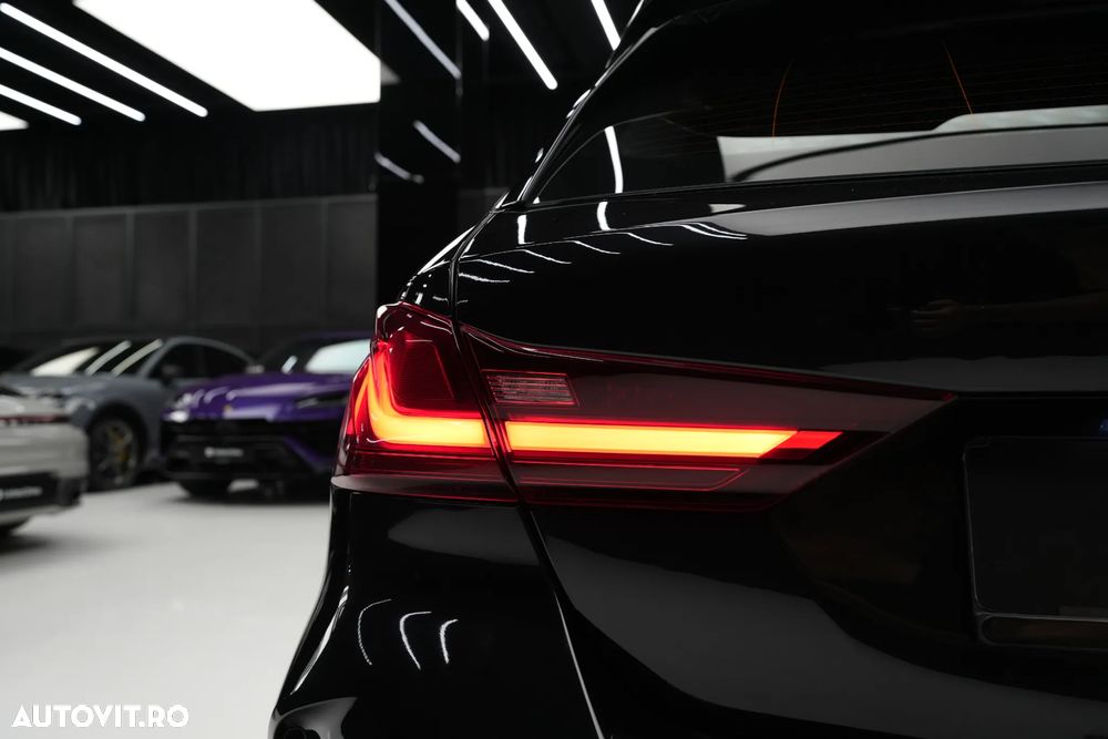 BMW M1 M135i xDrive AT - 32