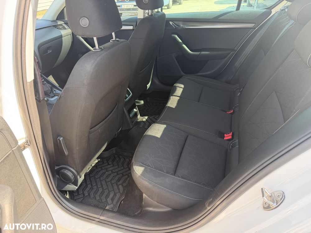 Skoda Octavia 1.6 TDI Clever - 13