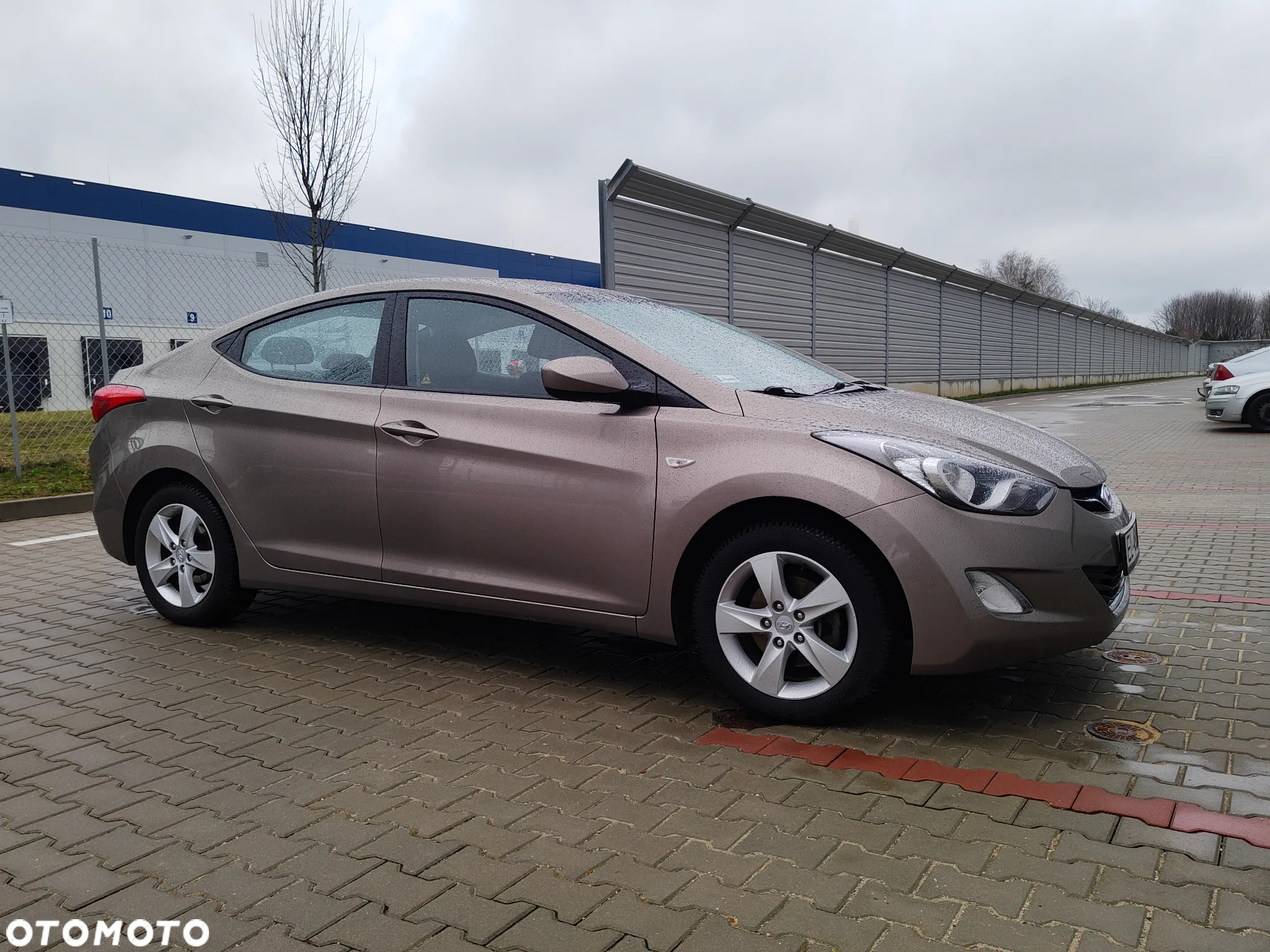 Hyundai Elantra - 6