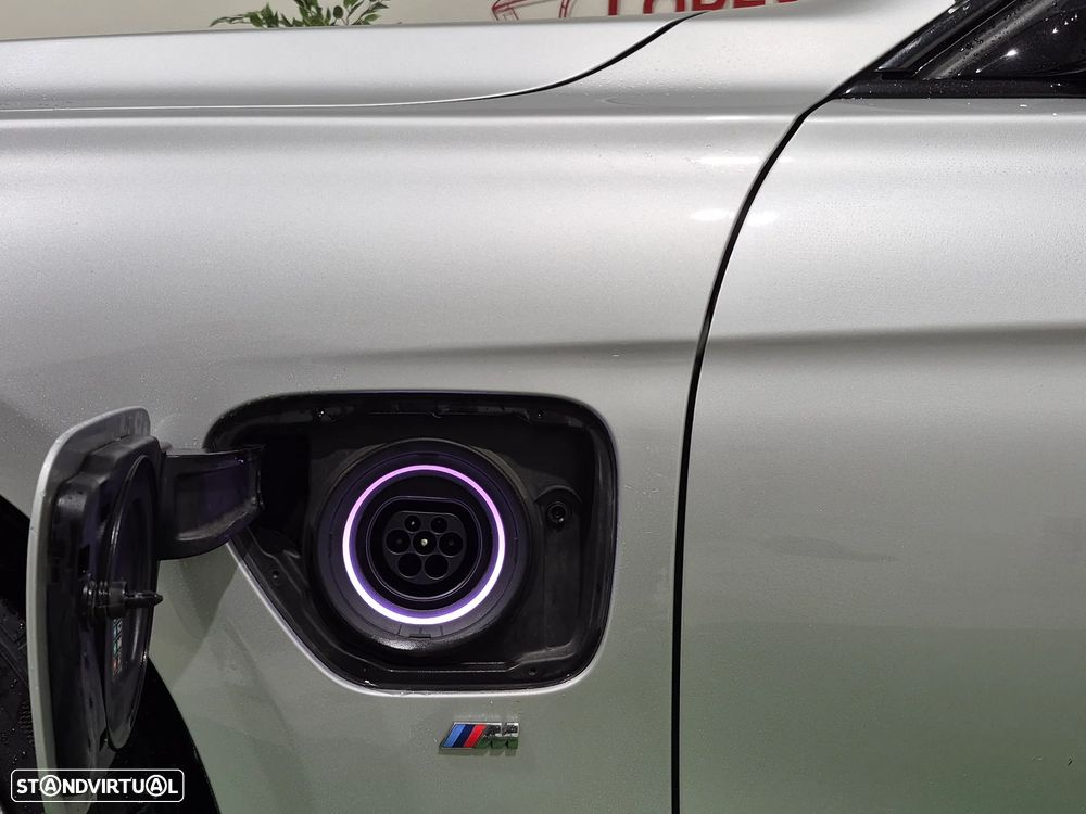 BMW 330 e iPerformance Pack M - 40