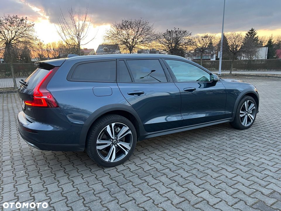 Volvo V60 B5 B AWD Plus Dark - 8