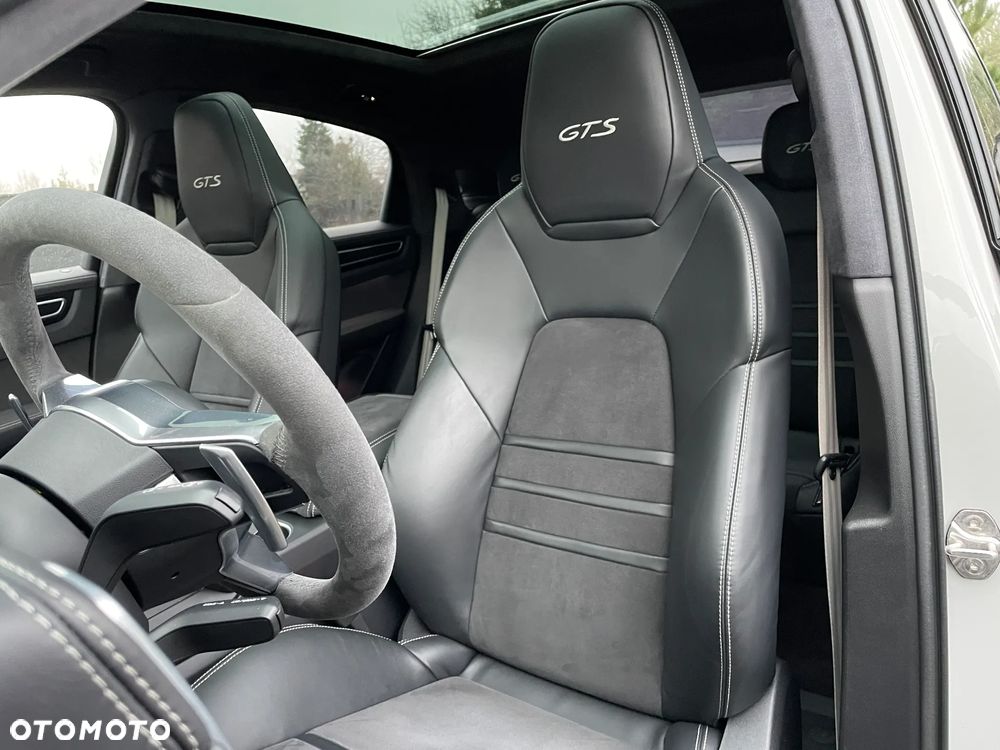 Porsche Cayenne - 30