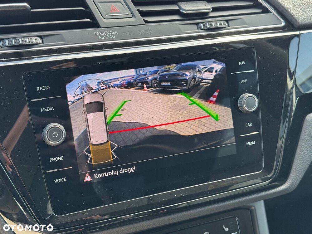 Volkswagen Touran - 25