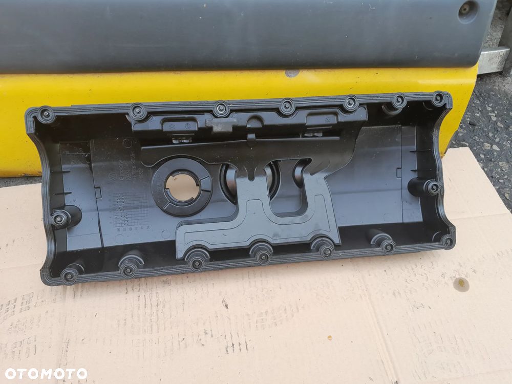 Pokrywa głowicy VW T5 2.5 TDI 070103469B - 2