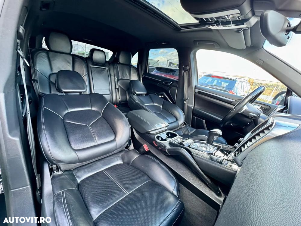 Porsche Cayenne 3.0TD TipTronic - 27