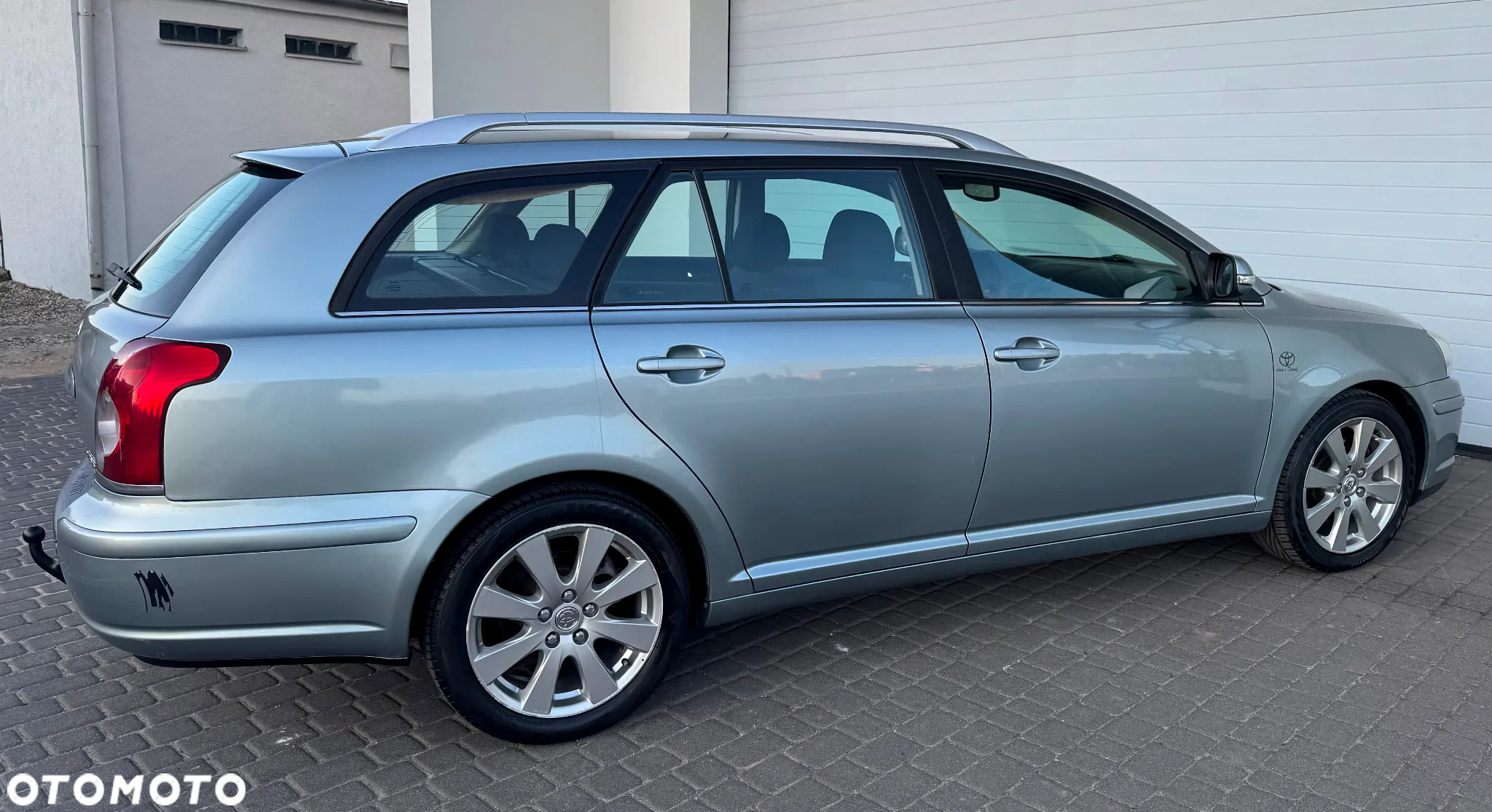 Toyota Avensis 2.2 D-4D Combi Executive - 27