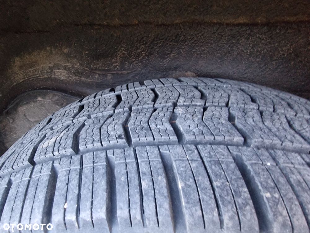 Volkswagen Caravelle - 14