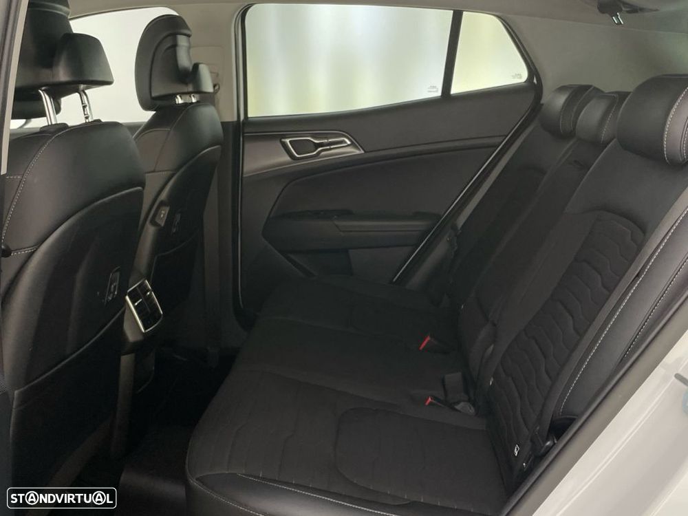 Kia Sportage 1.6 T-GDi HEV Tech - 12