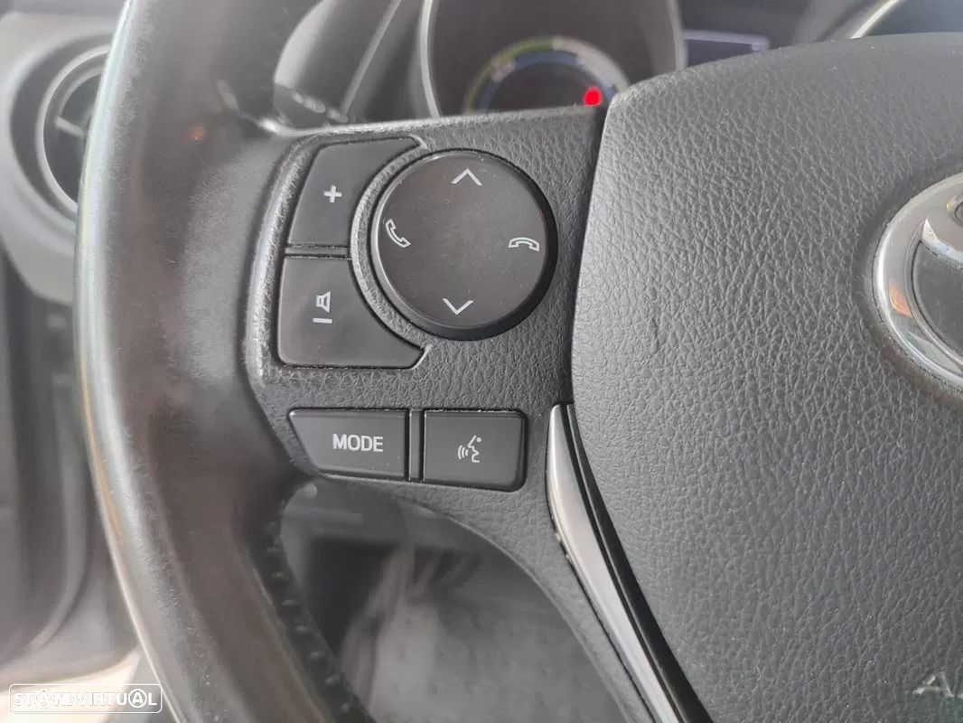 Toyota Auris Touring Sports 1.8 HSD Comfort+P.Sport - 27