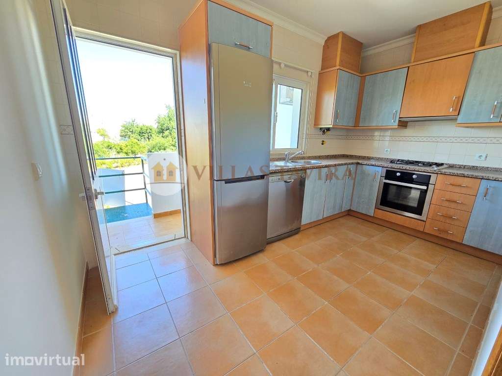 # Moradia T2 com Box, Piscina e Jardim - Condomínio Privado - Grande imagem: 4/37