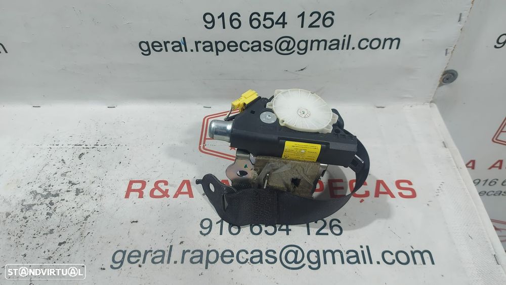 Cinto de Segurança Trás Esquerdo Mercedes Class C W204 33060588D Original - 2