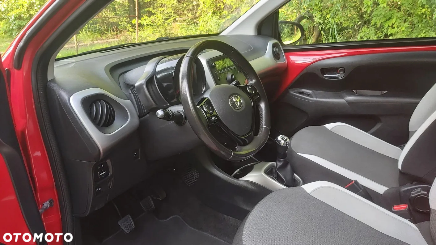Toyota Aygo x-play - 25
