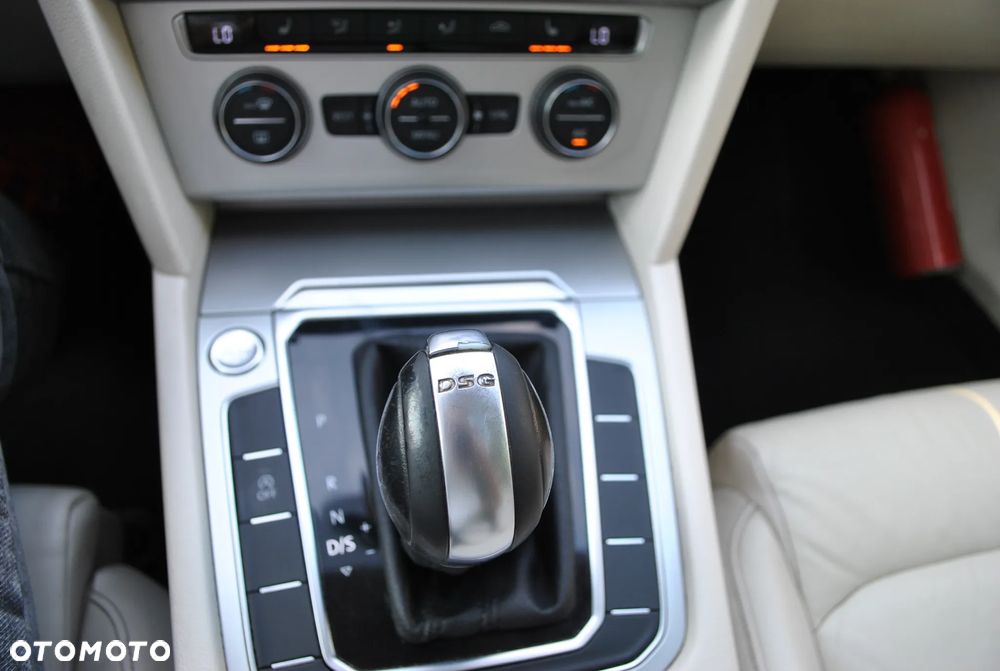 Volkswagen Passat - 26