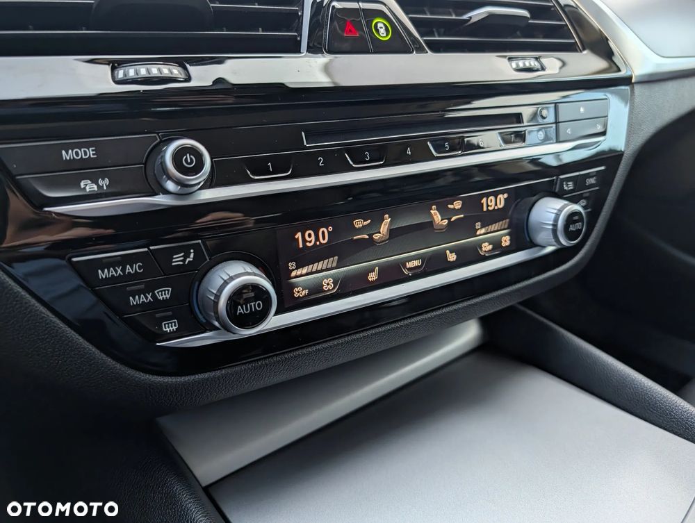 BMW Seria 5 530d xDrive Sport Line - 17