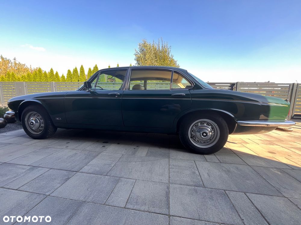 Jaguar XJ - 4