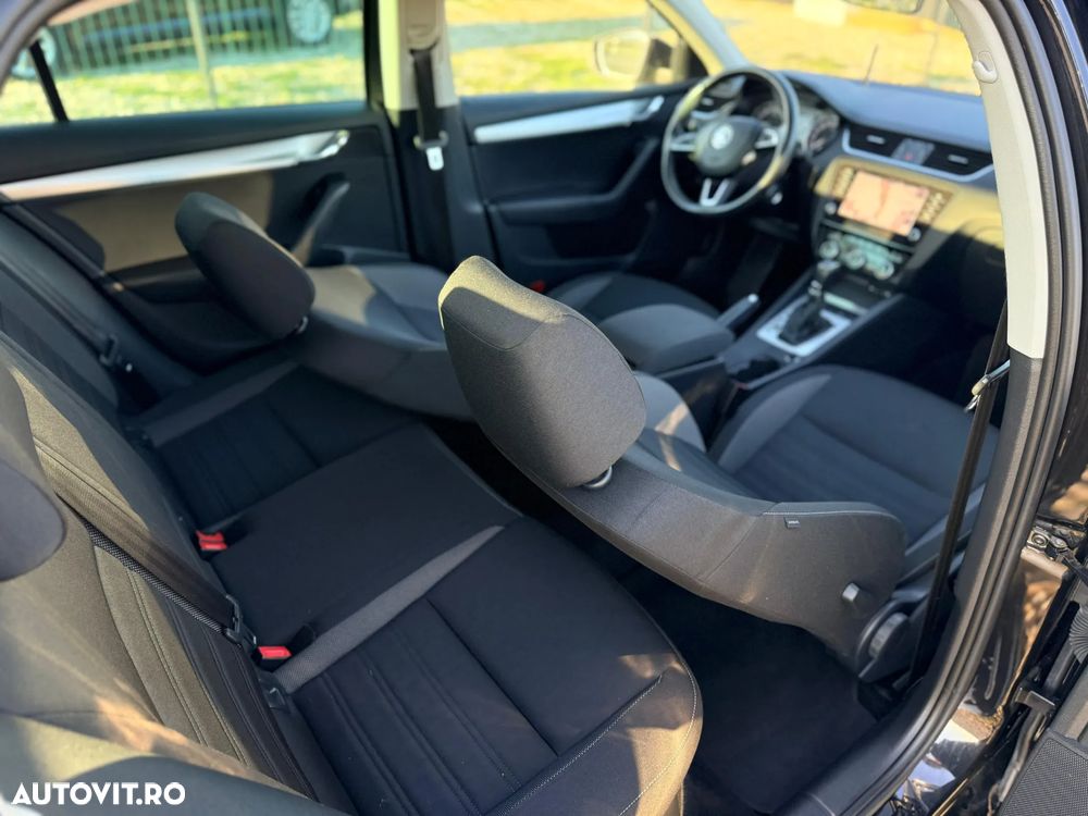 Skoda Octavia Combi 1.6 TDI DSG Premium Edition - 11