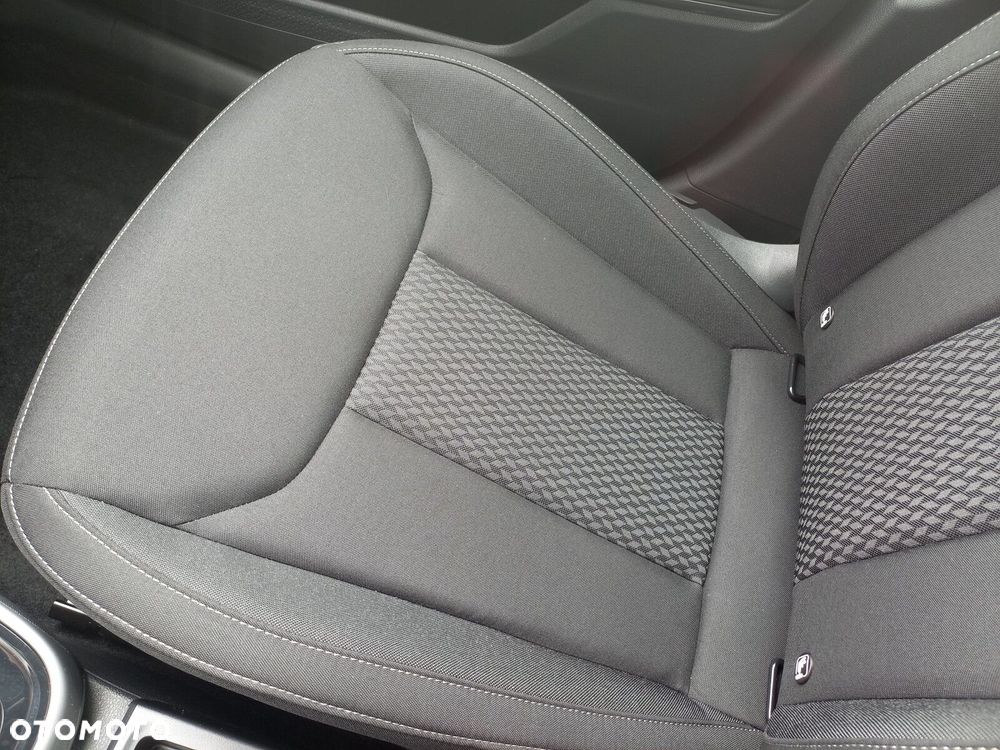 Skoda Fabia 1.0 TSI Drive DSG - 21