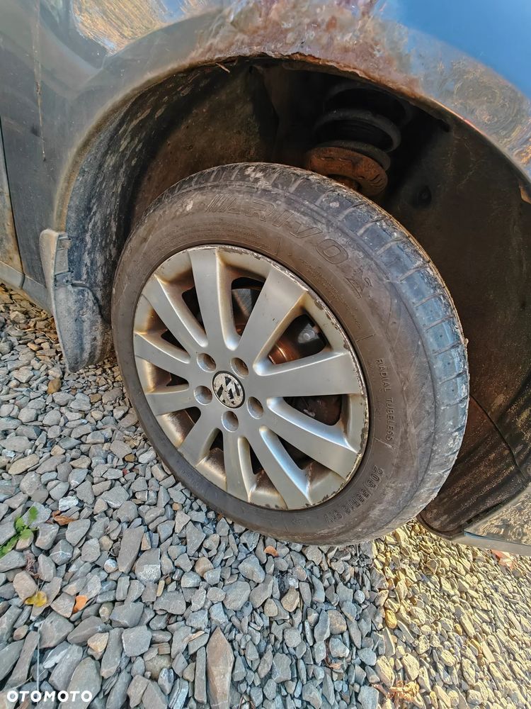 Volkswagen Passat - 12