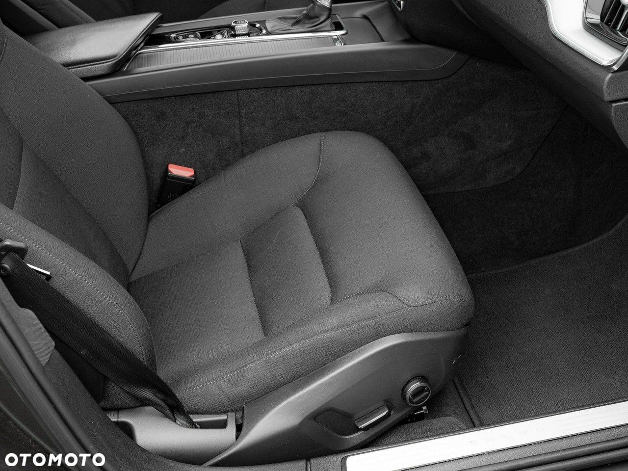 Volvo V60 D3 SCR Momentum - 33