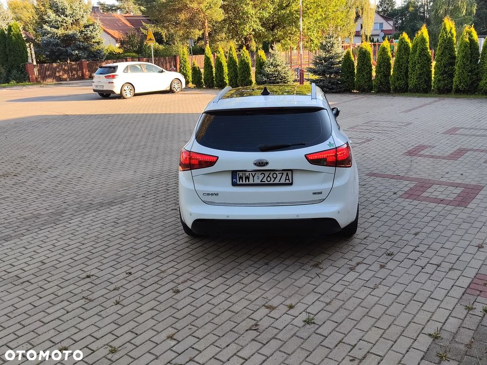 Kia Ceed - 10