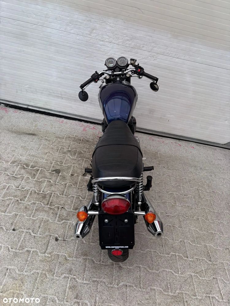 Triumph Bonneville - 32