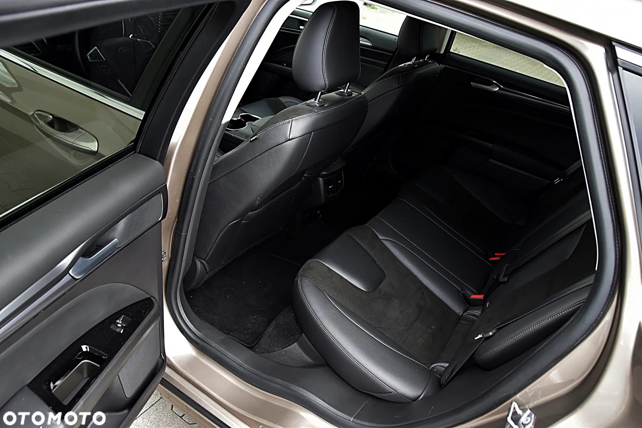 Ford Mondeo 1.5 EcoBoost Titanium - 25