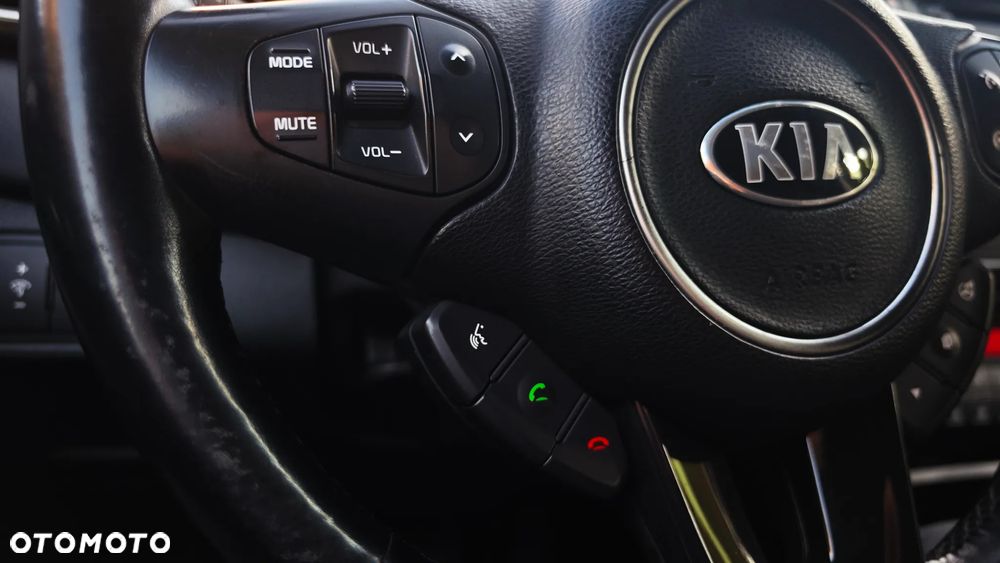 Kia Carens 1.7 CRDi Business Line 7os 7DCT - 29