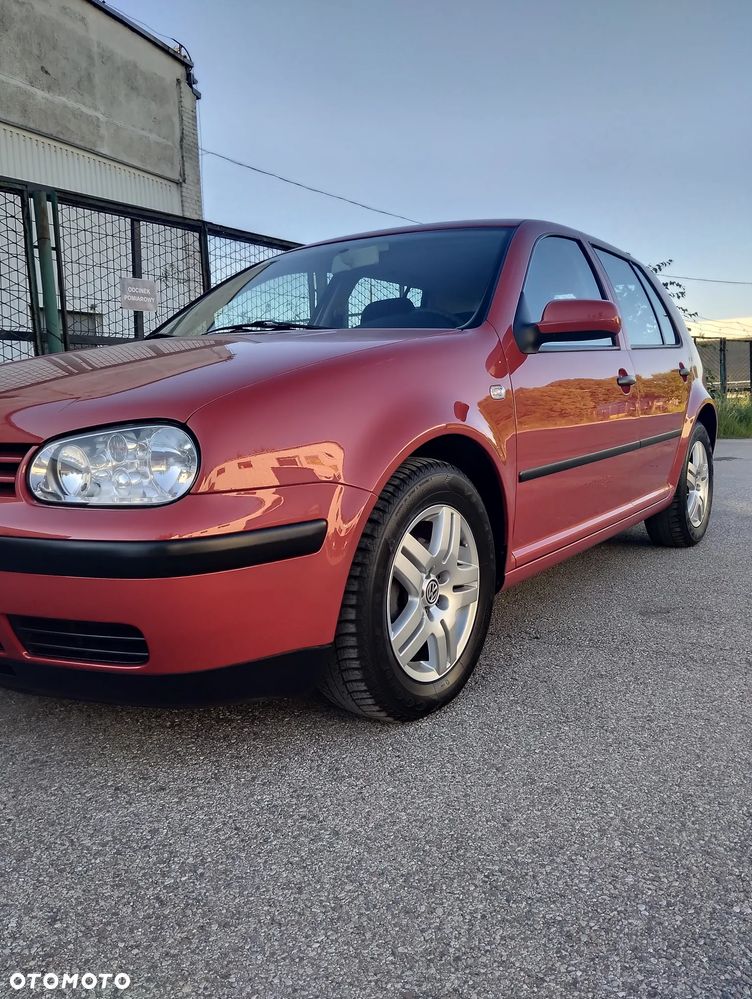 Volkswagen Golf 1.6 Basis - 1
