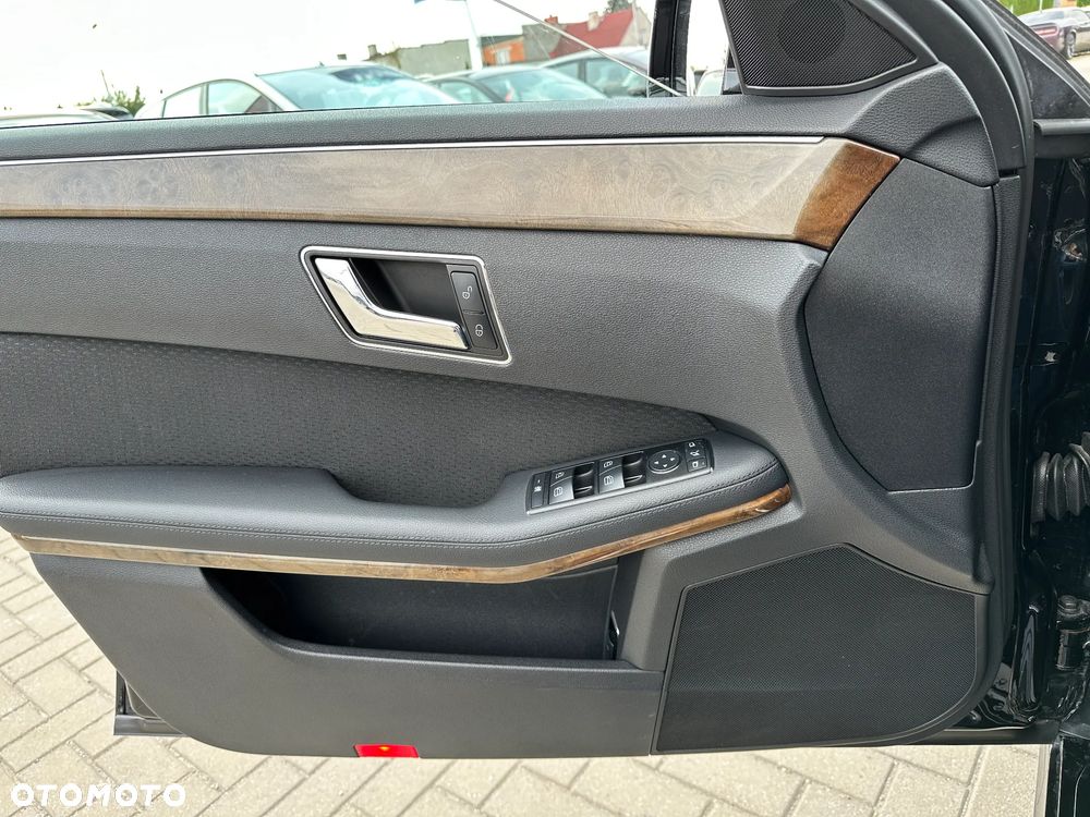 Mercedes-Benz Klasa E - 17