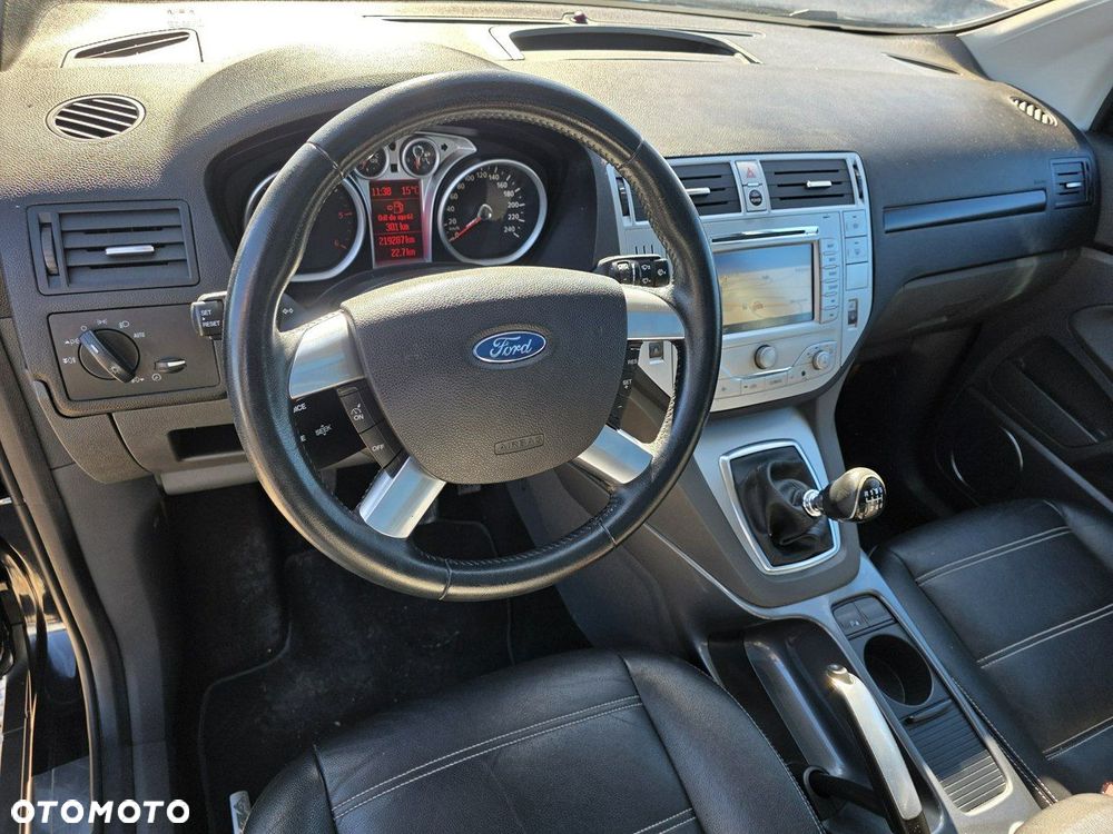 Ford Kuga 2.0 TDCi 2x4 Titanium - 31