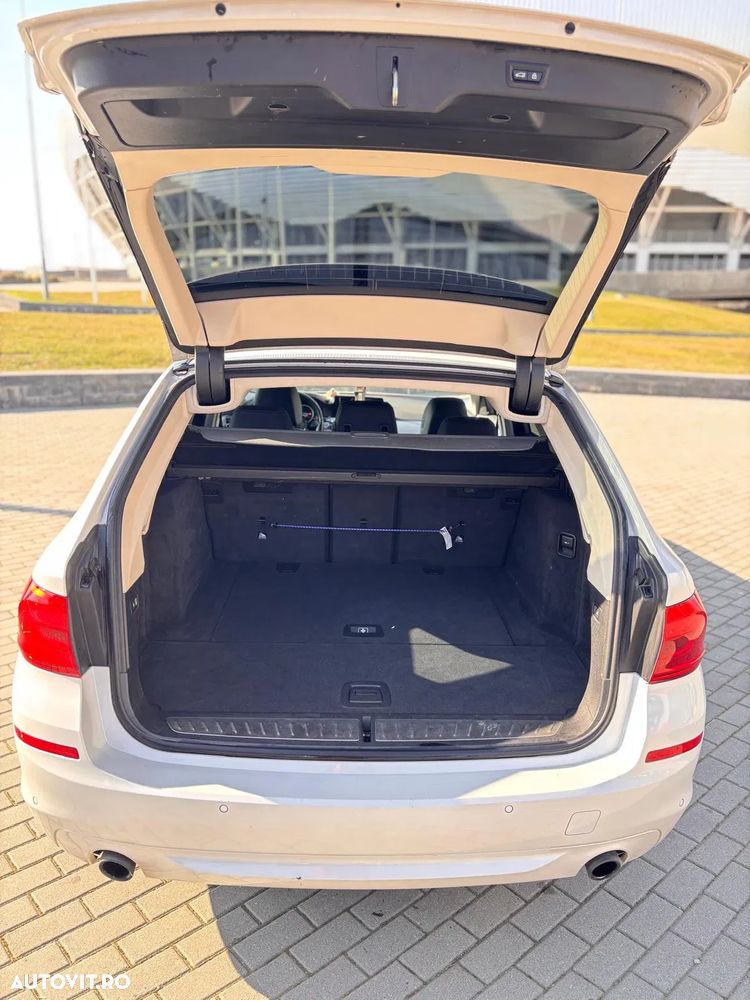 BMW Seria 5 520d Aut. Luxury Line - 7