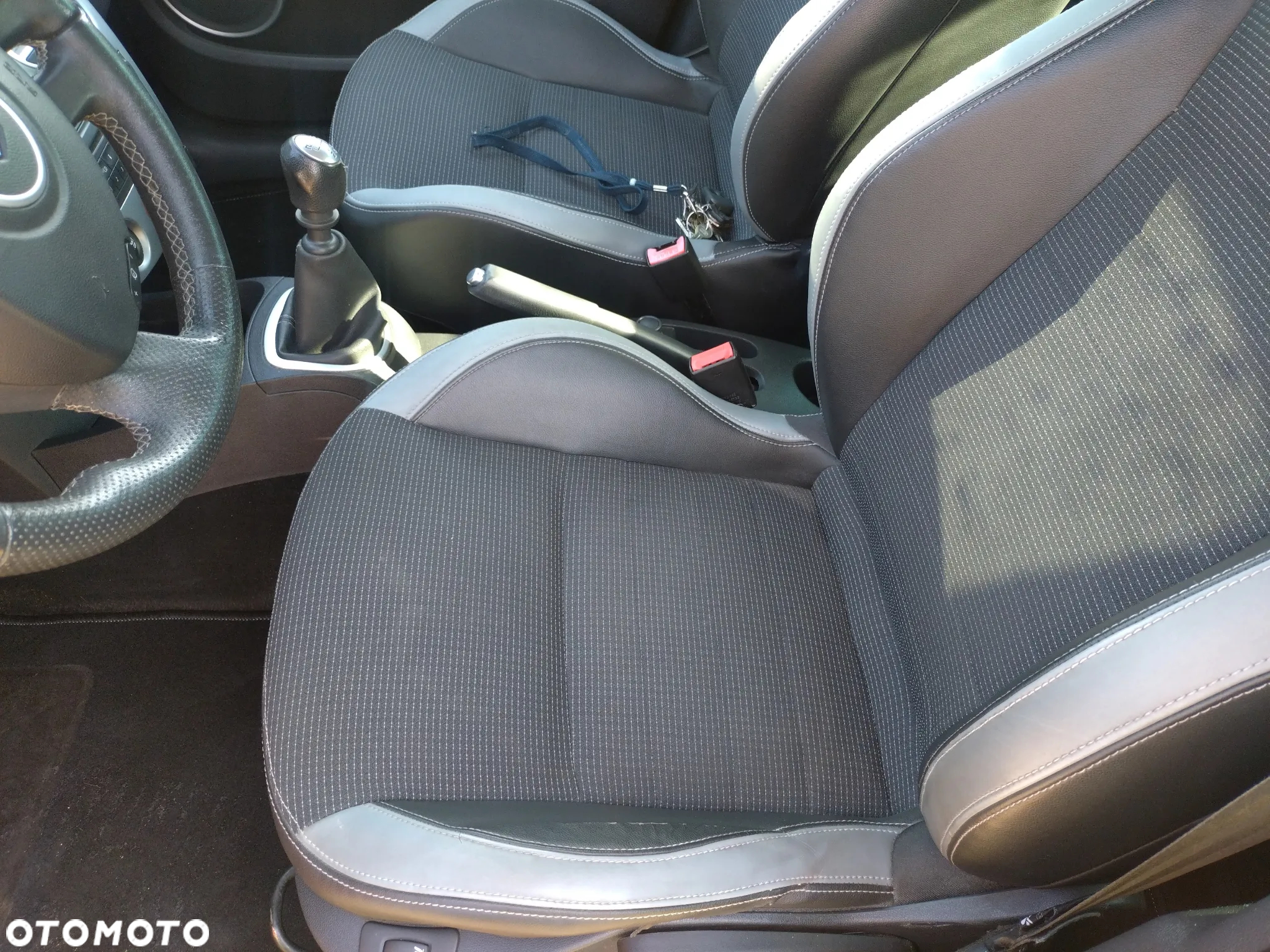 Renault Clio 1.6 16V 130 GT - 10
