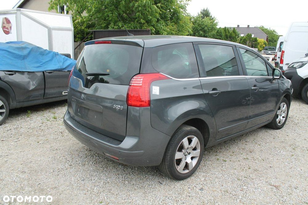 Peugeot 5008 - 5