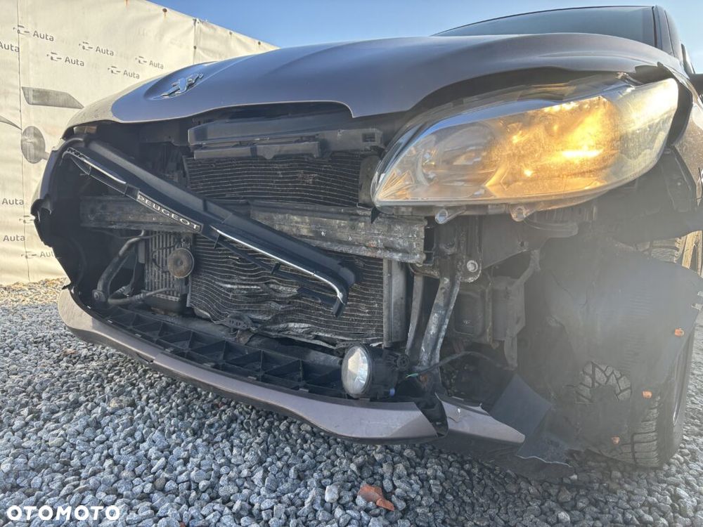 Peugeot 301 1.6 HDi Allure - 11